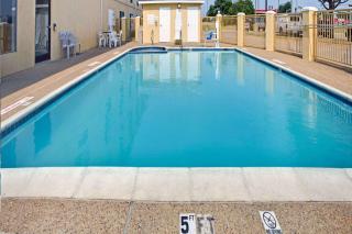 Days Inn by Wyndham Dallas Garland West - 0