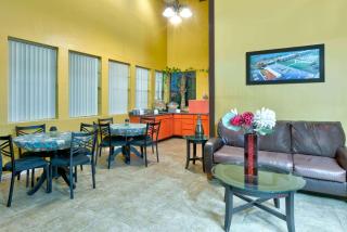 Howard Johnson by Wyndham San Marcos - San Marcos - 1