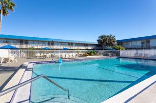 Days Inn by Wyndham Titusville Kennedy Space Center - Titusville - 4
