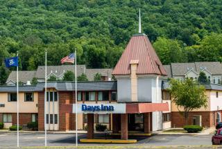 Days Inn by Wyndham Berlin Meriden - Berlin - 0