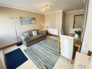 The Gateway a lovely Spacious Seaside Property close to the beaches , centrally located in Porthcawl - Newton - 5