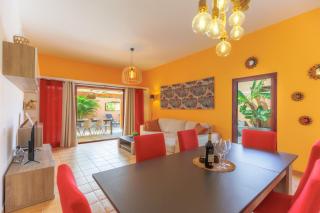 Villa Jacuzzi & Barbecue - La Oliva - 9