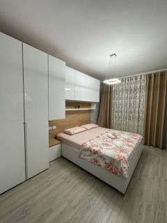 Modern Apartment Near the Beach - Golem - 2