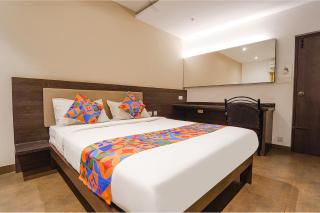 FabHotel Karpagam - 900m from Nehru Stadium - 8
