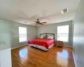 3 bed 3 bath home on quiet canal with heated and chilled pool - 9