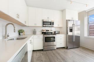 Lively 4BR Condo Steps to French Quarter - New Orleans - 7