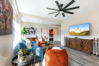 Lively 4BR Condo Steps to French Quarter - New Orleans - 4