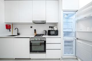 ALH Vacay - Bright Studio in Beverly Residence JVC - Dubai - 1
