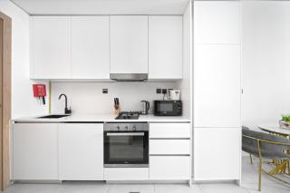 ALH Vacay - Bright Studio in Beverly Residence JVC - Dubai - 7