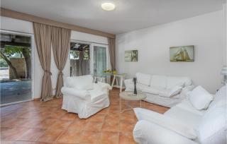 Amazing Home In Barbat With Kitchen - 8