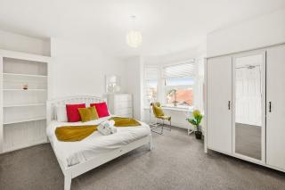 Luton Russell Rise by Homely Spaces - 0