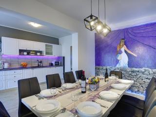 Spacious villa with pool - Krnica - 1