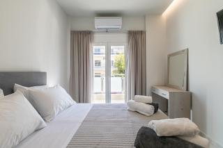 Neaira City Apartment Near The Beach - 9
