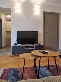 Cozy Central Apartment next to Bus and Train Station - Podgorica - 6