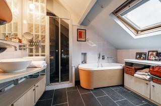 Veeve - Reader's Retreat - 2