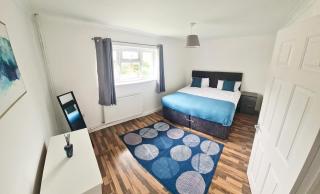 2 Bed Spacious Apartment, Sleeps 5, Free Wifi, Free Parking, Amenities Nearby, Good Transport Links Nearby, Contractors and Holidays - Harlow - 1