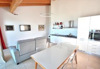 South Apartment With Pool - 8