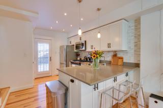 2 Mi to National Mall Stunning Townhome with Patio! - Washington - 3