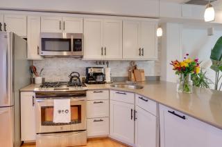 2 Mi to National Mall Stunning Townhome with Patio! - Washington - 1