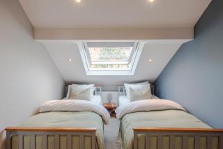 Stunning 3 Bed Duplex Apartment in the heart of West Hampstead - London - 6