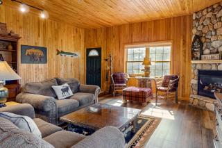 Chippewa Retreat - Den - 2