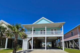 2nd Row Sunrise Retreat - Oak Island - 0