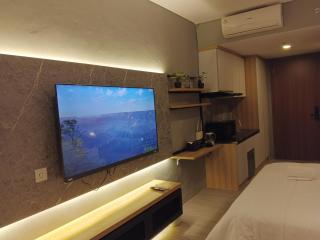 MESA Thamrin City Apartments at Nagoya with Netflix & Pick Up Service - 0