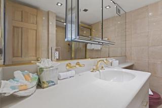 OLD 5225 COLLINS AVe - 7