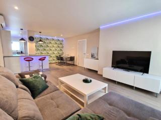 Emerald Apartment - Spacious Modern 2 Bedroom - Benalmádena - 2