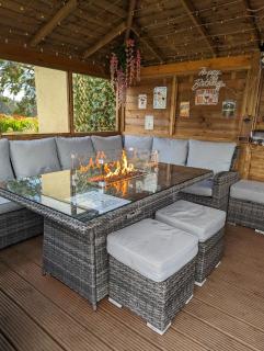 FINN VILLAGE "Mountain View Cottage" Private Garden, 9-seater Hot Tub, Firepit & Pizza Stove - Drymen - 4