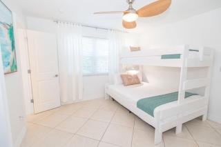 Coastal 2BD Beach Access Condo - Steps to Ocean - 8