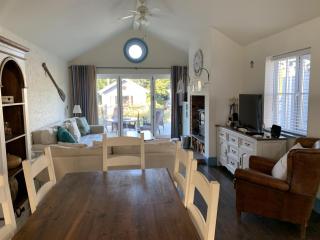 Blue Bay at The Bay Filey, sleeps 4-6, 2 dogs welcome for free too - Filey - 5