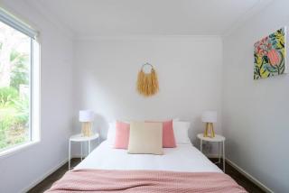 Retreat - Opulent Treetop Views - 1