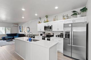 Brand New 2BD 1 5BTH Triplex Unit Near Downtown - Spokane - 1