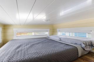Ruby Red Tiny Home - Apple Valley - 9