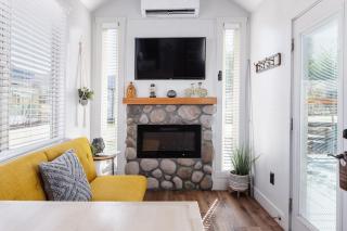 Moonrise Tiny Home - Apple Valley - 8