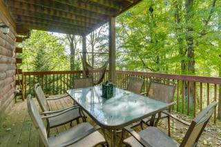 Virginia Mountain Cabin with Decks and Fireplaces - - 8