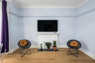Gloucester Station Gem: 3 Bedroom Oasis - 8