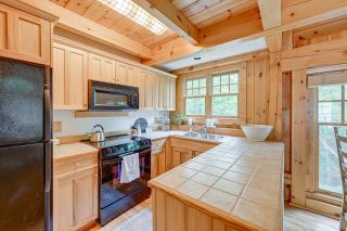 Peaceful Vacation Rental with Deck 5 Mi to Cashiers - Cashiers - 4