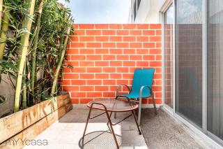 Espaciosa Casa Moderna c/ Patio Privado - 8