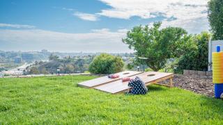 Home Ensuite with Panoramic City View - 8