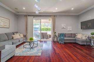 Regal 4 bed with hot tub close to Universal sleeps 15 - Los Ángeles - 8