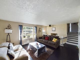 Pine Forest Zen Cottage - 10 Min to Fort Bragg - Fayetteville - 7