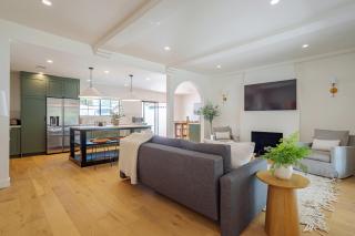 Designer 2 bed near Universal sleeps 8 hot tub - Los Angeles - 6