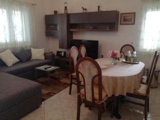 Apartments by the sea Necujam, Solta - 21776 - Grohote - 1