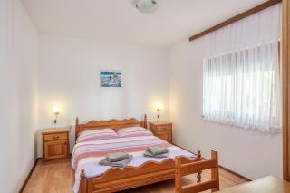 Apartments with parking spaces Jezera, Murter - 21148 - Jezera - 1