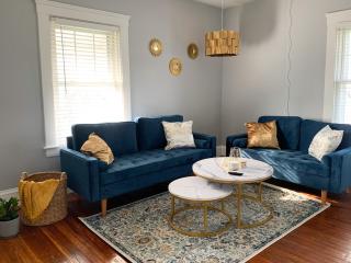 Cozy Apt Near Airport & Parking - Cleveland - 0