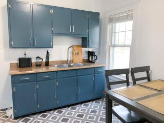 Cozy Apt Near Airport & Parking - Cleveland - 8