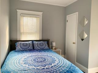 Cozy Apt Near Airport & Parking - Cleveland - 5