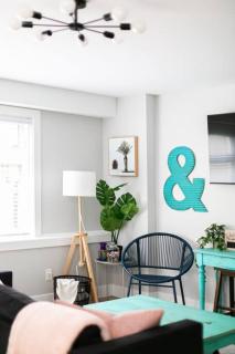 Stylish 1 Bedroom Suite with Lake Access - 3